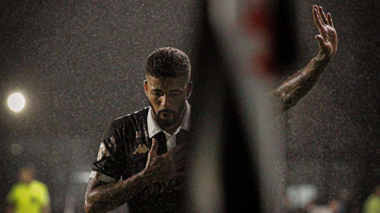 Vasco ganha julgamento e STJD absolve Paulinho e Erick Marcus
