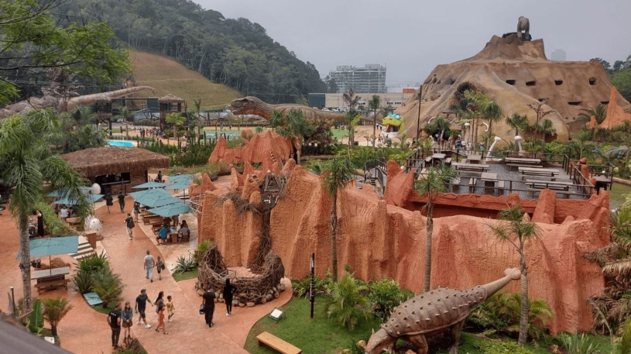 Descobrindo o parque dos dinossauros em Balneário Camboriú