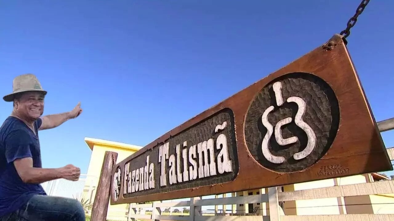 Fazenda do cantor Leonardo é invadida por avião com quase meia tonelada de pasta base de cocaína