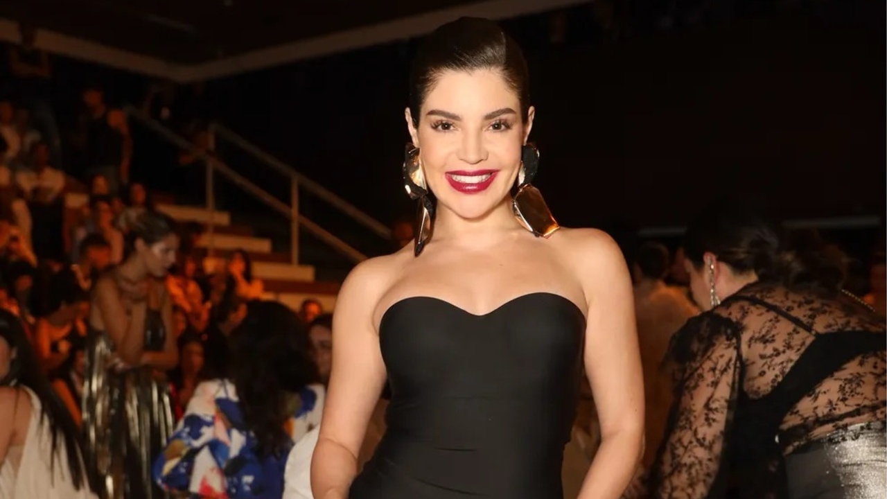 Gkay marca presença na SPFW e destaca elegância e valorização da moda brasileira