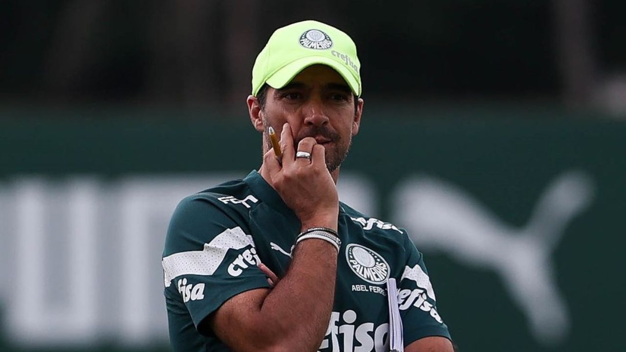 Abel Ferreira é enfático com datas em coletiva após vitória e distribui críticas: “É uma vergonha”