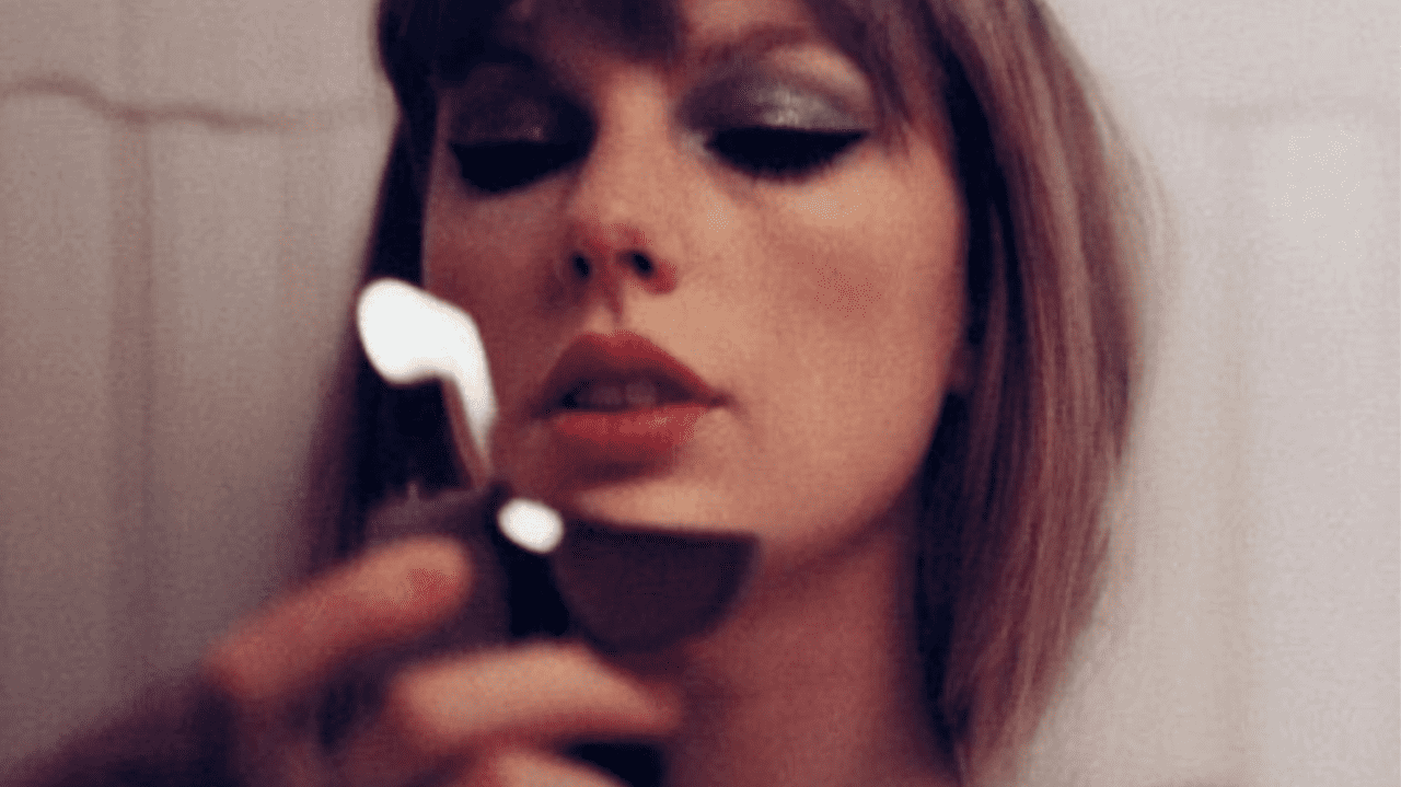 Taylor Swift permanece no topo do Top 200 da Billboard, segundo a Tracklist