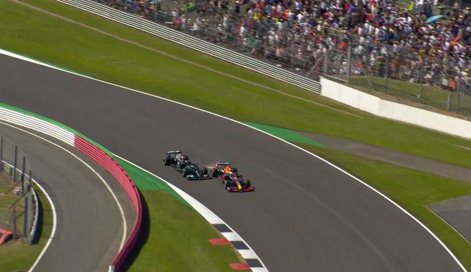GP da Inglaterra, polêmica batida entre Lewis Hamilton e Max Verstappen e críticas: “/Pilotagem suja”/