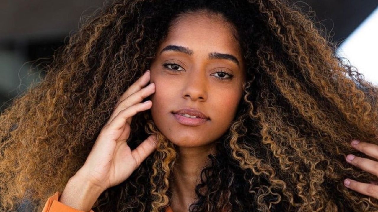 Atriz Ísis Freitas morre aos 22 anos