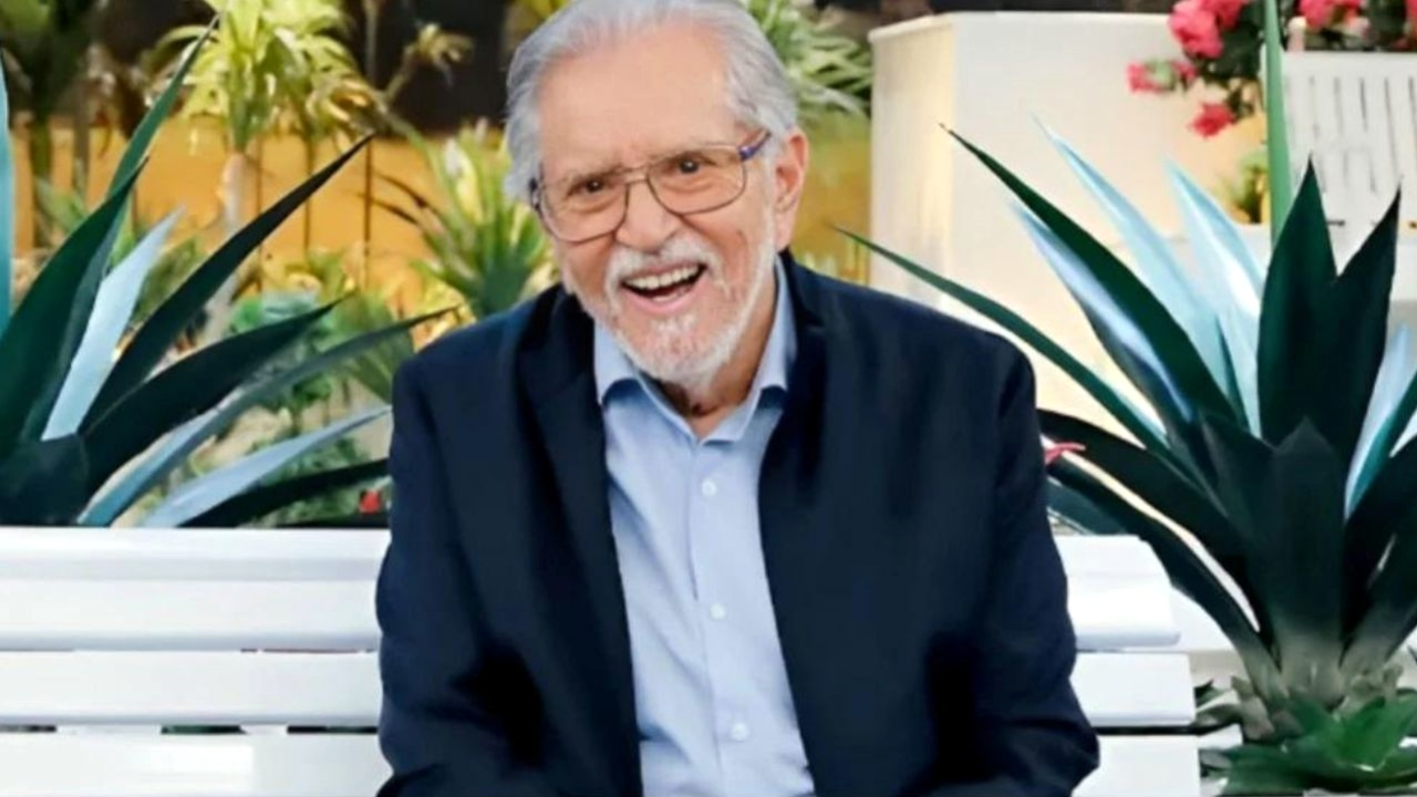 Carlos Alberto tranquiliza os fãs e fala sobre acidente doméstico