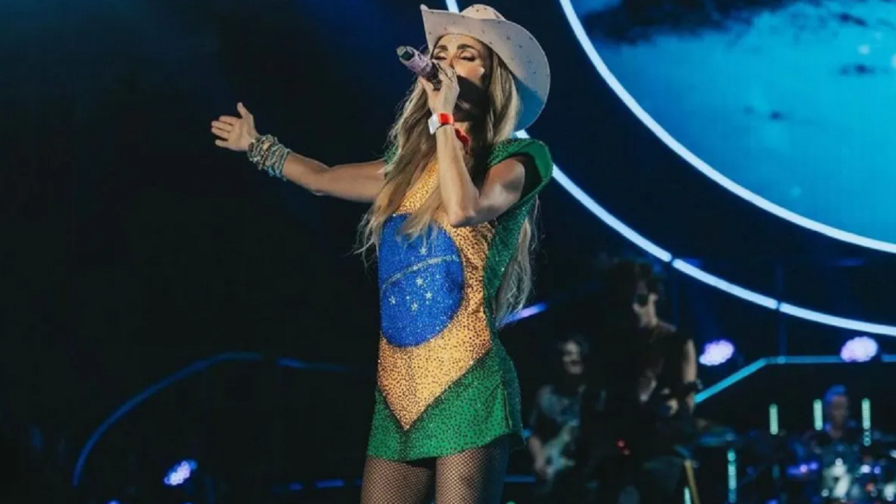 Anahí revela febre em story no Instagram