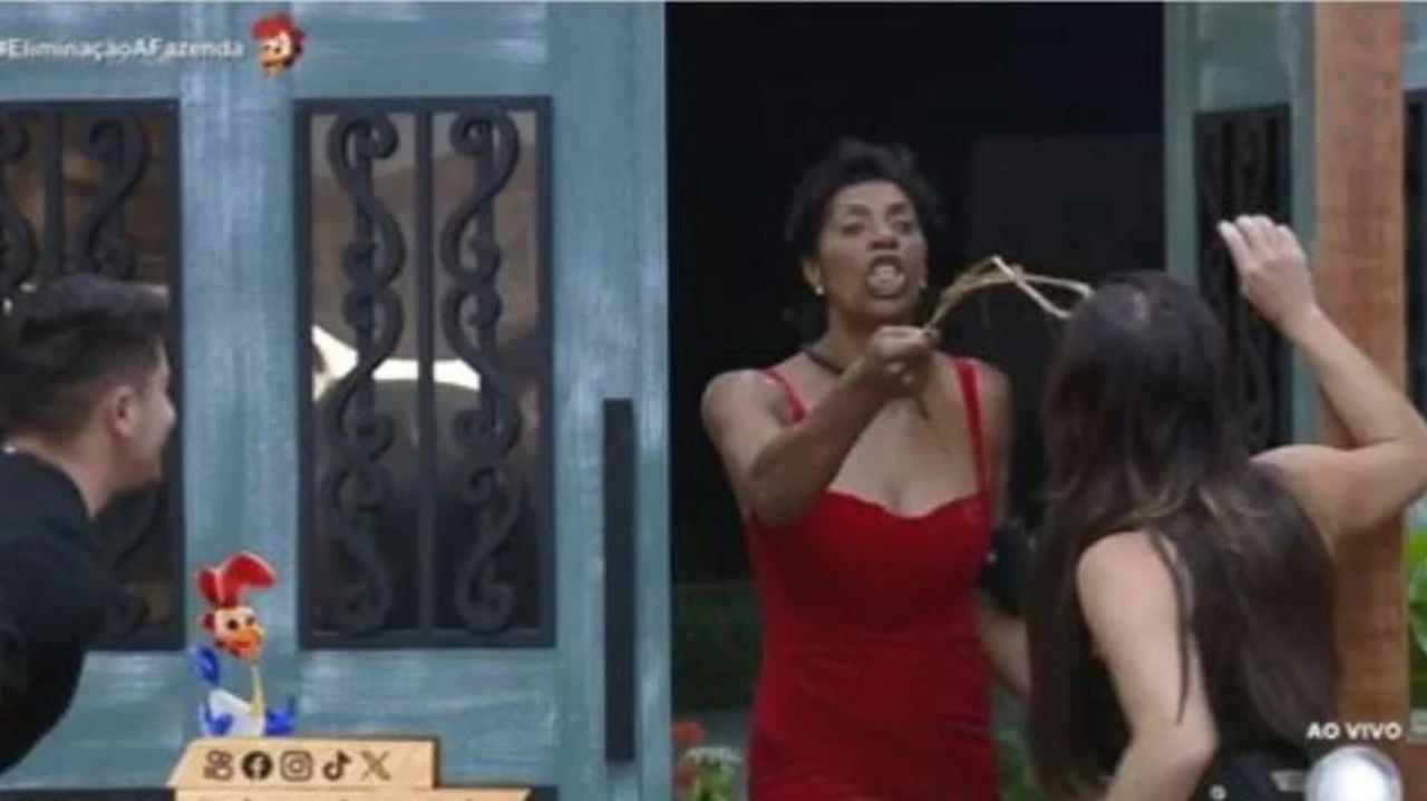 A Fazenda 15: Márcia Fu retorna para a sede com chicote na mão