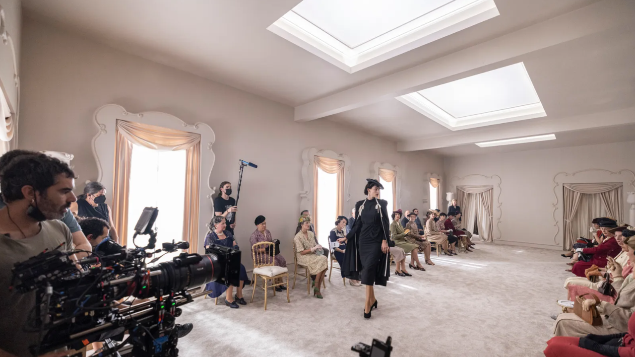 Estilista polêmico e vanguardista, Balenciaga ganha série pelo Star+