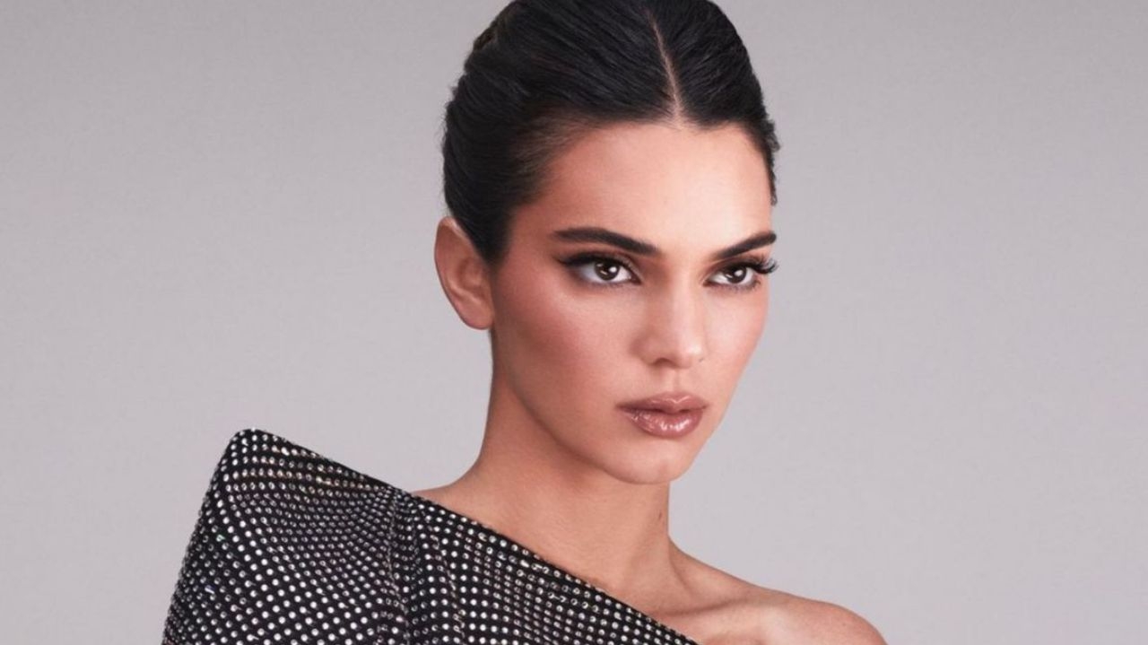 Internautas notam Photoshop em novas fotos de Kendall Jenner