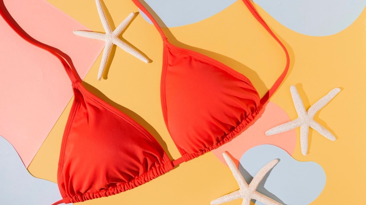 Confira 4 tendências de biquínis, maiôs e acessórios para o Verão 2024