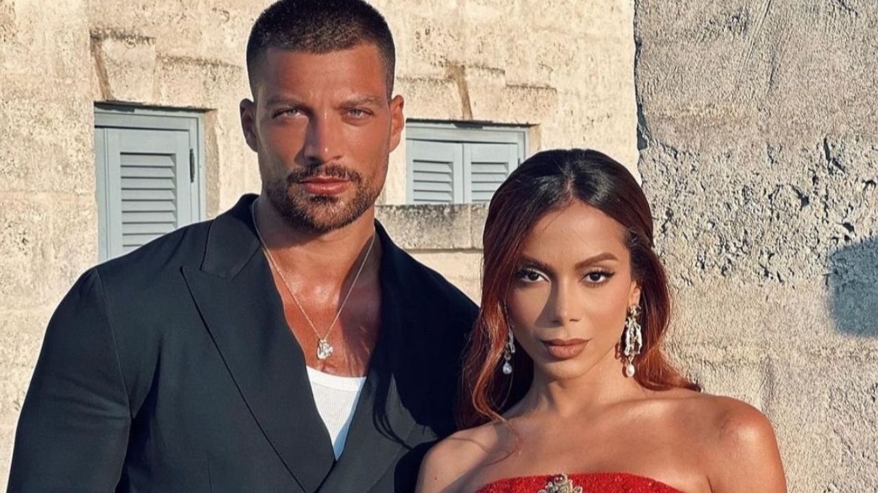 Simone Susinna nega envolvimento amoroso com Anitta