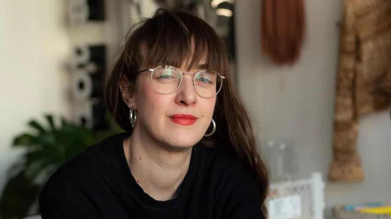 Zsofia Kolla traz material sustentável inusitado para sua marca: cabelo humano