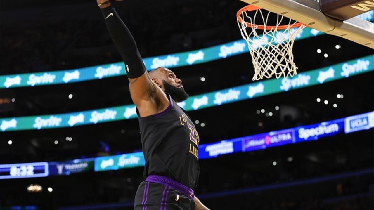 Lakers domina Jazz com show de Anthony Davis em noite histórica de LeBron James