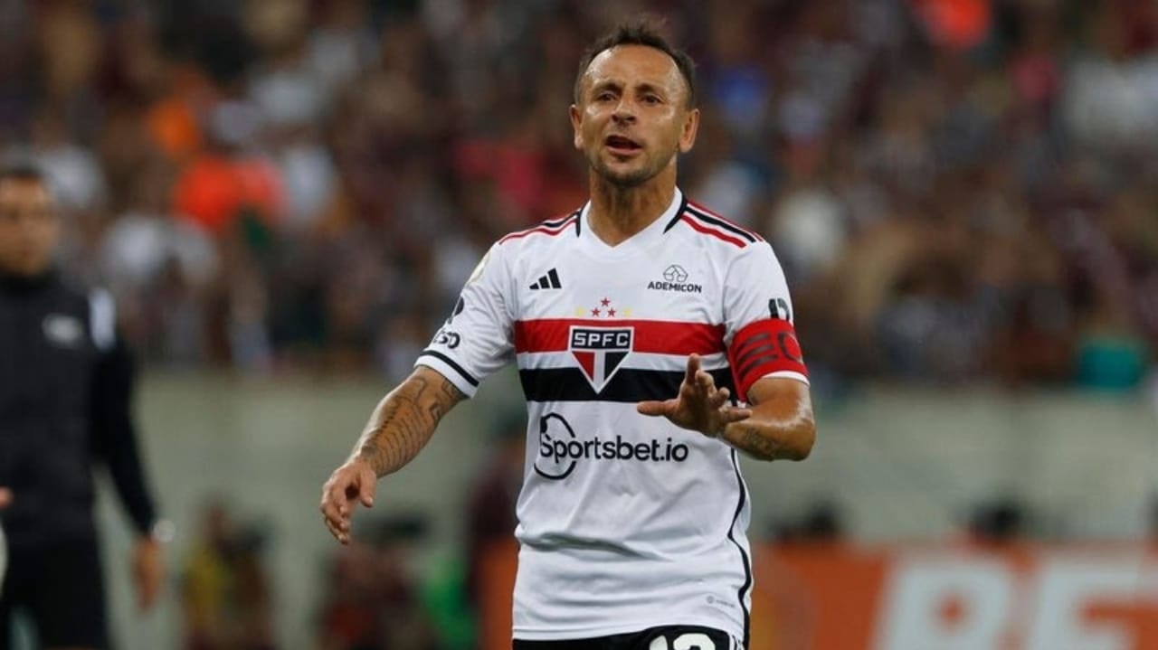 Rafinha contesta arbitragem na derrota do São Paulo para o Fluminense