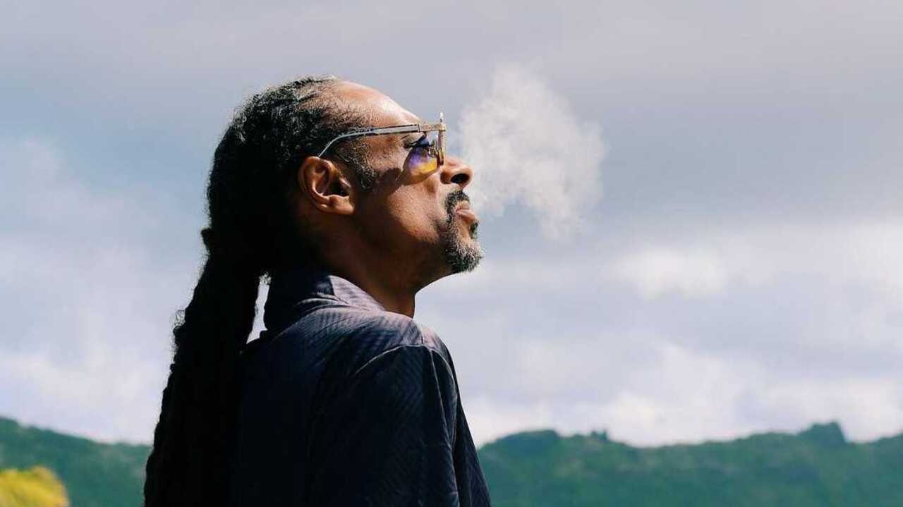 Comunicado de Snoop Dogg sobre parar de fumar se revelou como jogada de marketing