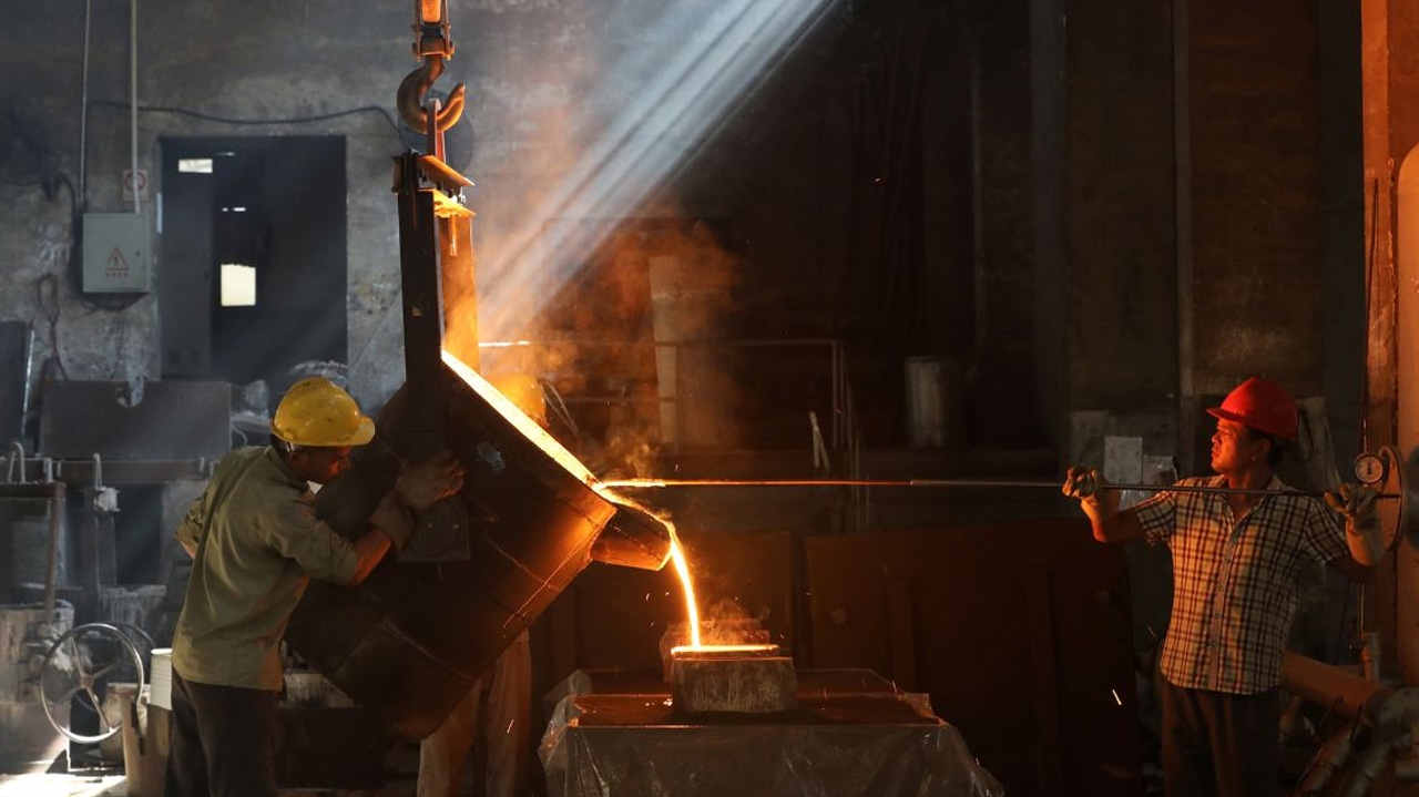 Sexta-feira encerra com alta de 0,61% no minério de ferro pela Bolsa chinesa; confira o porquê