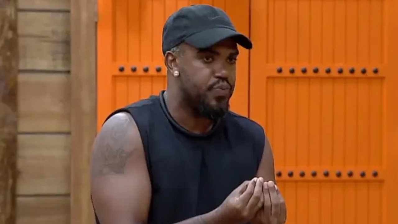 A Fazenda: Tonzão interroga aliados sobre sumiço de doces