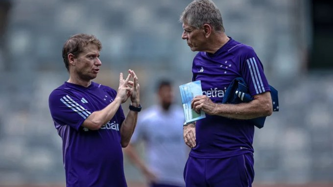 Auxiliar do Cruzeiro afirma que futebol bonito só ano que vem