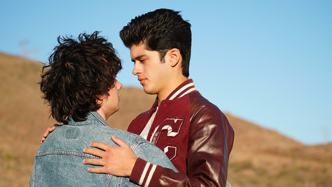 [Crítica] “Os Segredos do Universo por Aristóteles e Dante” é mais potente e encantador que se imagina