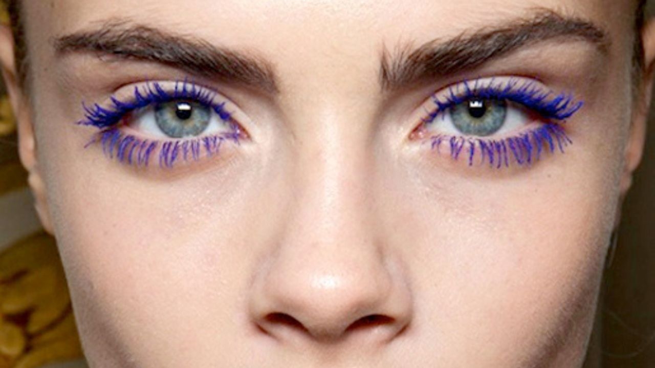 Máscaras coloridas são a nova tendência do verão 2024