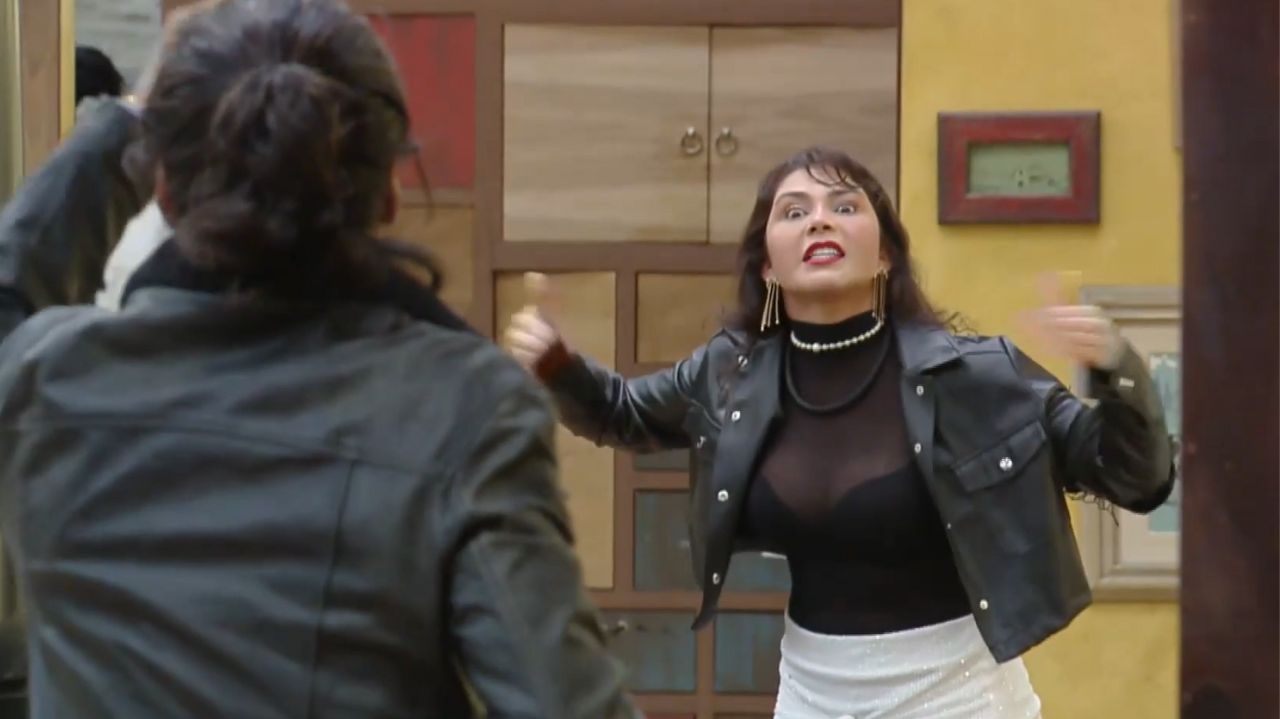 A Fazenda 15: Nadja briga com Jaque e André depois de voltar da Roça