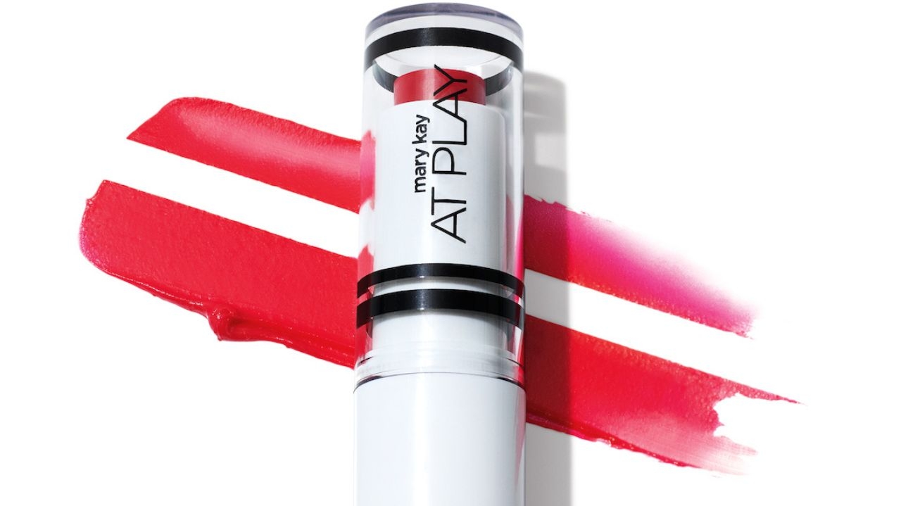 Mary Kay aposta em lipcare com o lançamento do Bálsamo Labial com Cor At Play