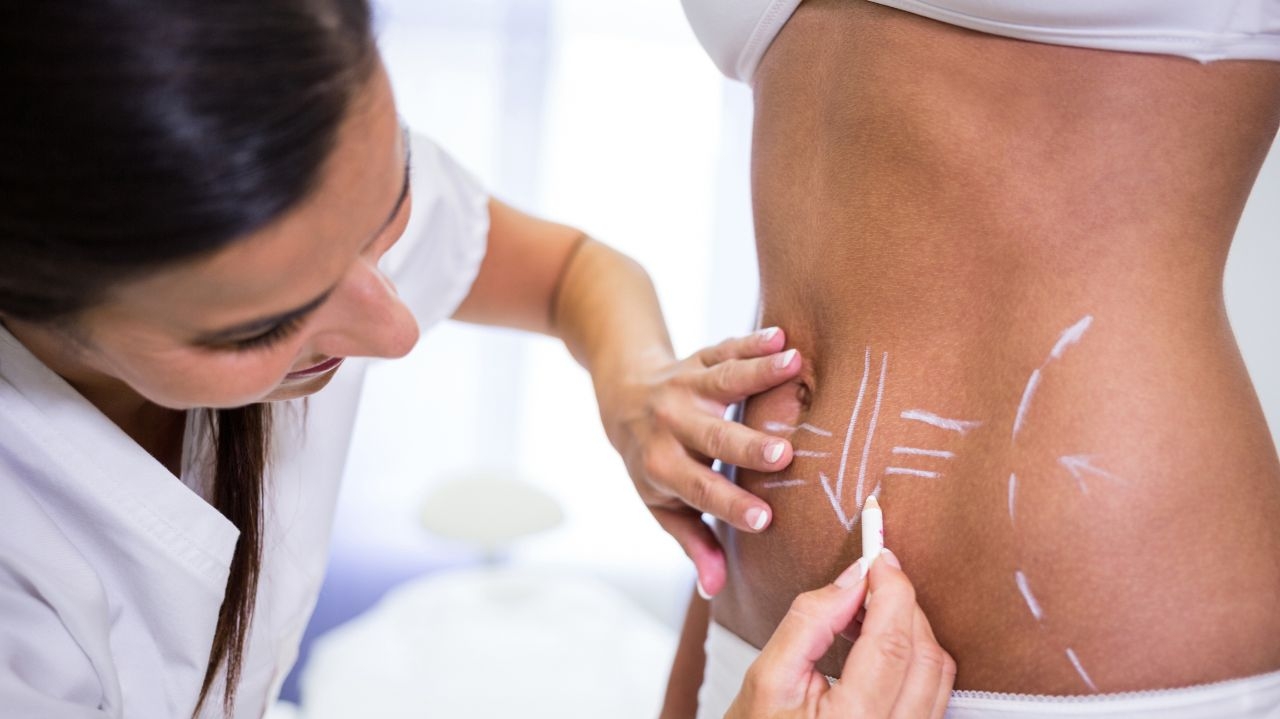 Com a chegada do verão, busca por procedimentos estéticos aumenta; veja a procura