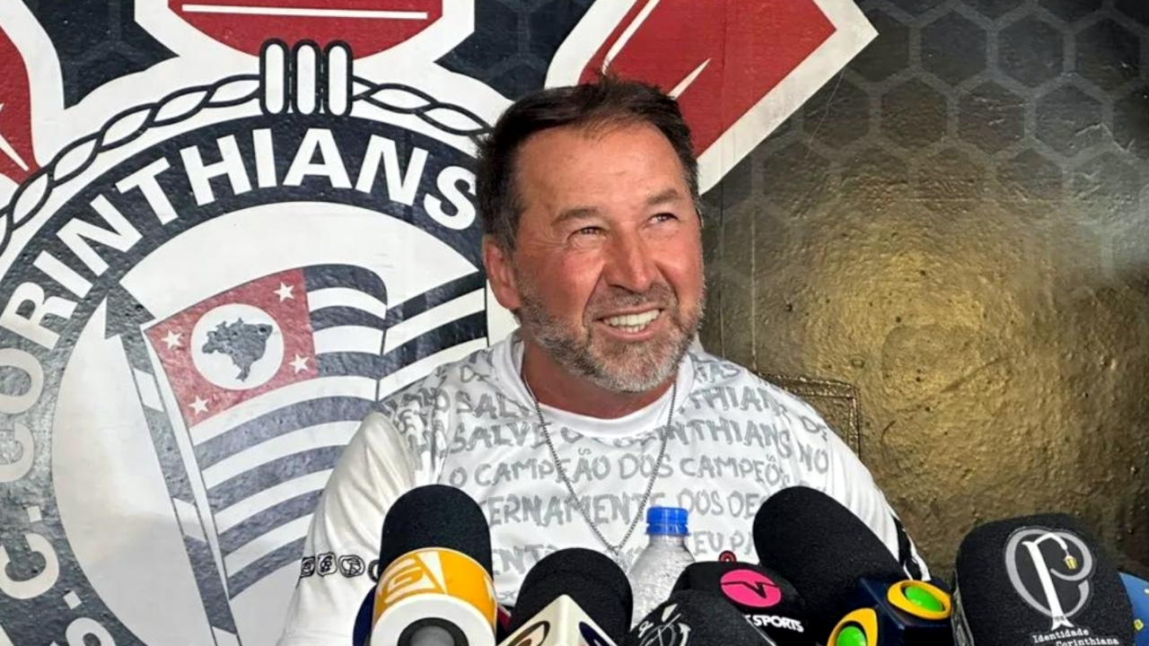 Presidente do Corinthians, Augusto Melo, quer reformular o elenco para 2024