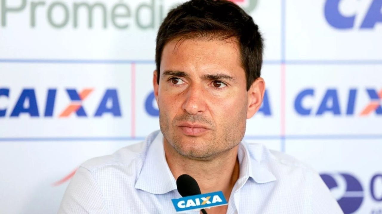 Diego Cerri deseja prorrogar o contrato de Pedro Caixinha