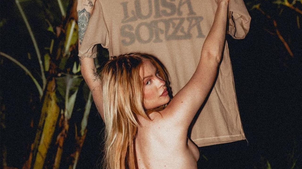 Luísa Sonza anuncia nova marca de roupas e posa de topless