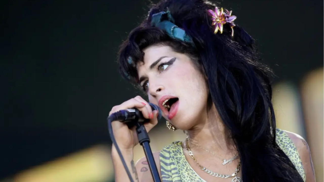 “Back to Black”: filme sobre a vida de Amy Winehouse ganha nova foto e data de estreia