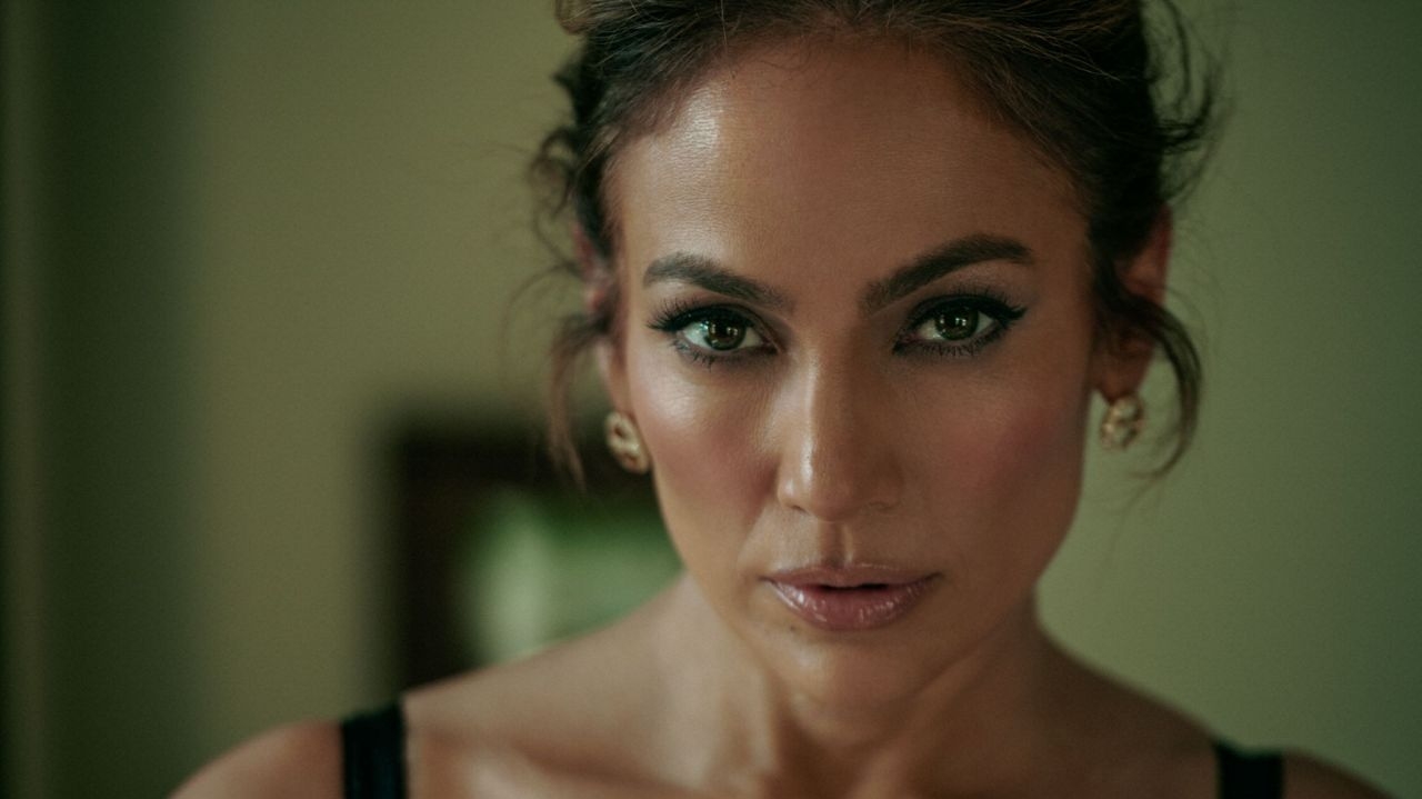Jennifer Lopez anuncia “Can’t Get Enough”, primeiro single em 10 anos