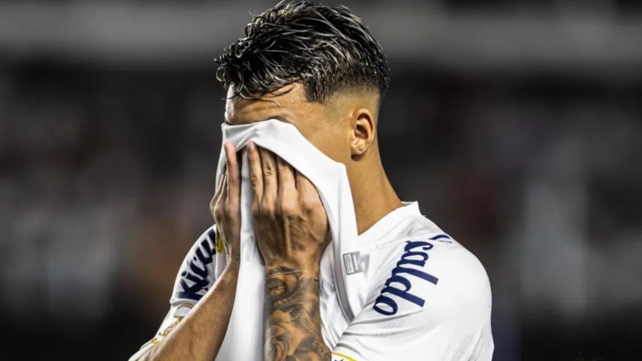 Santos perde para o Fortaleza e é rebaixado pela primeira vez em sua história