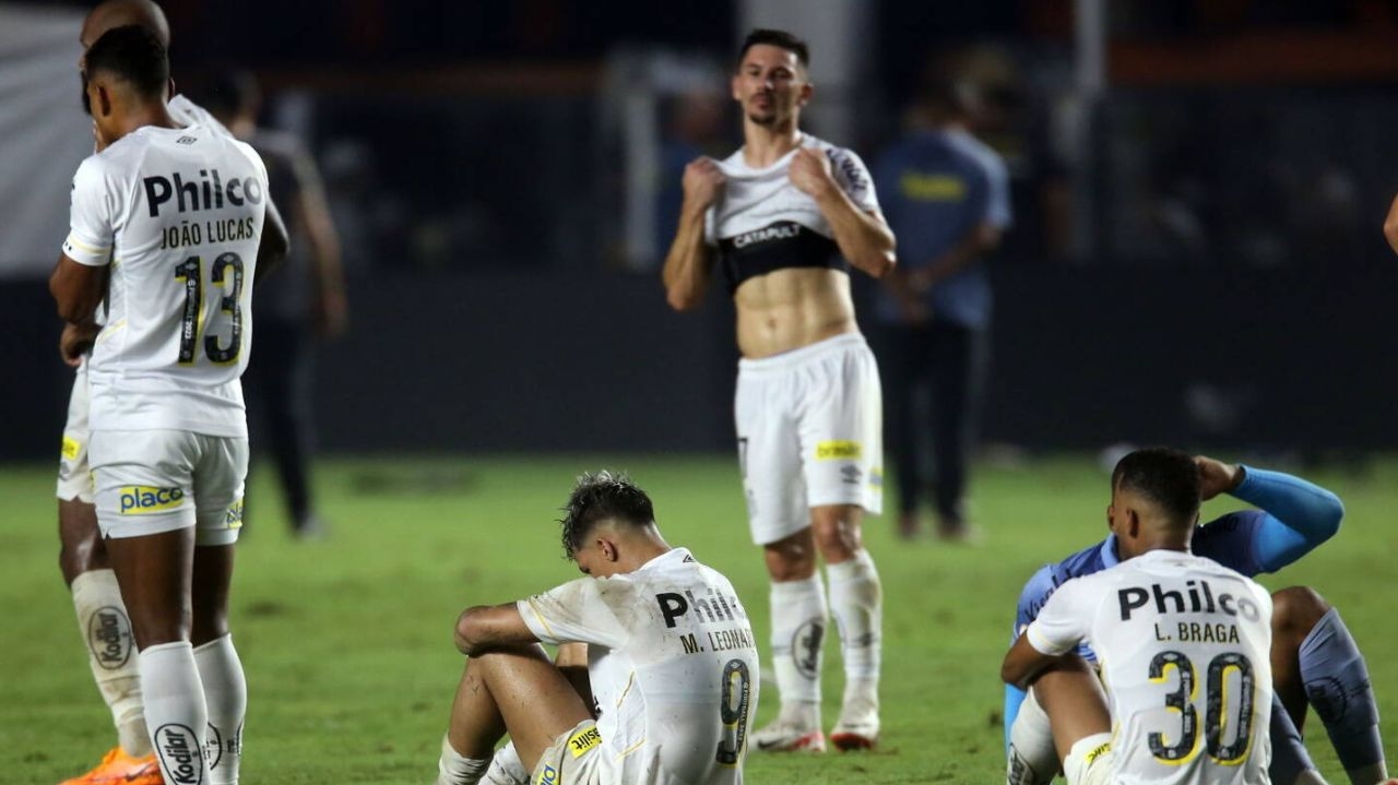 Santos é o 39º clube rebaixado na história do Brasileirão por pontos corridos