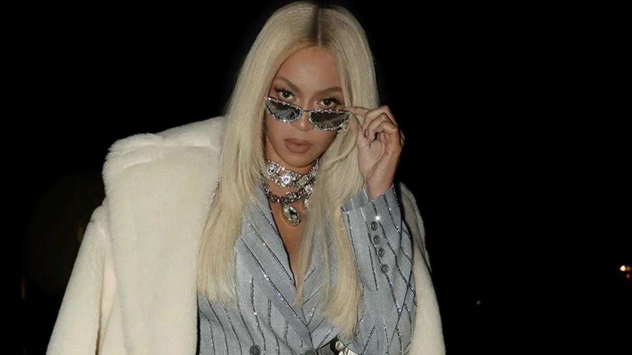 Beyoncé aposta em alfaiataria e muito brilho em look