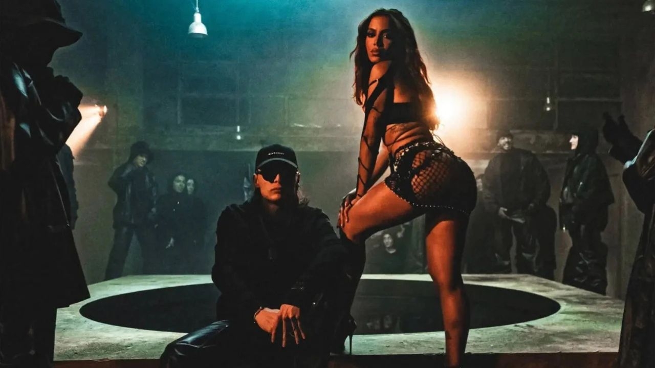 Anitta e Peso Pluma cantam pela primeira vez juntos a música “BELLAKEO”