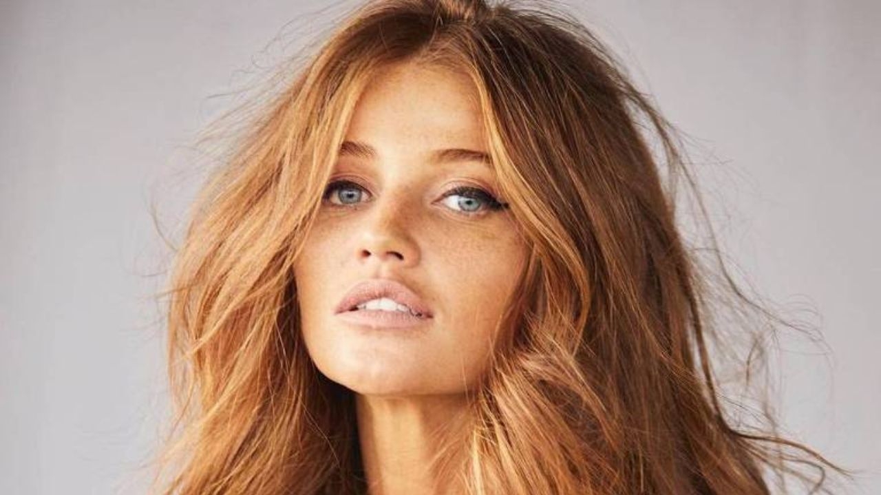 Supermodelo brasileira Cintia Dicker assina com a agência WAY