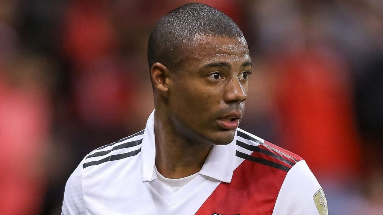 Flamengo, determinado em pagar a multa, está finalizando detalhes com De La Cruz