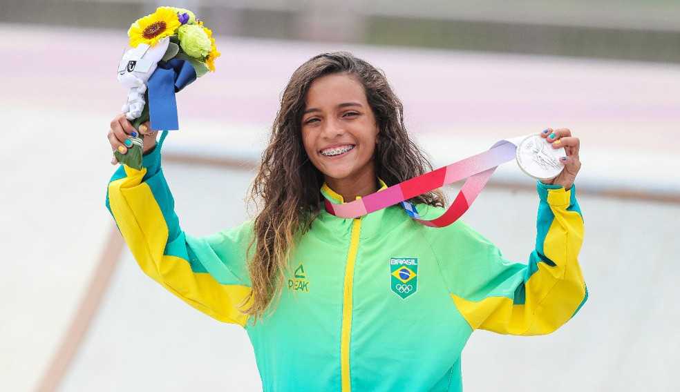 A “fadinha” Rayssa Leal ganha medalha de prata nas Olímpiadas