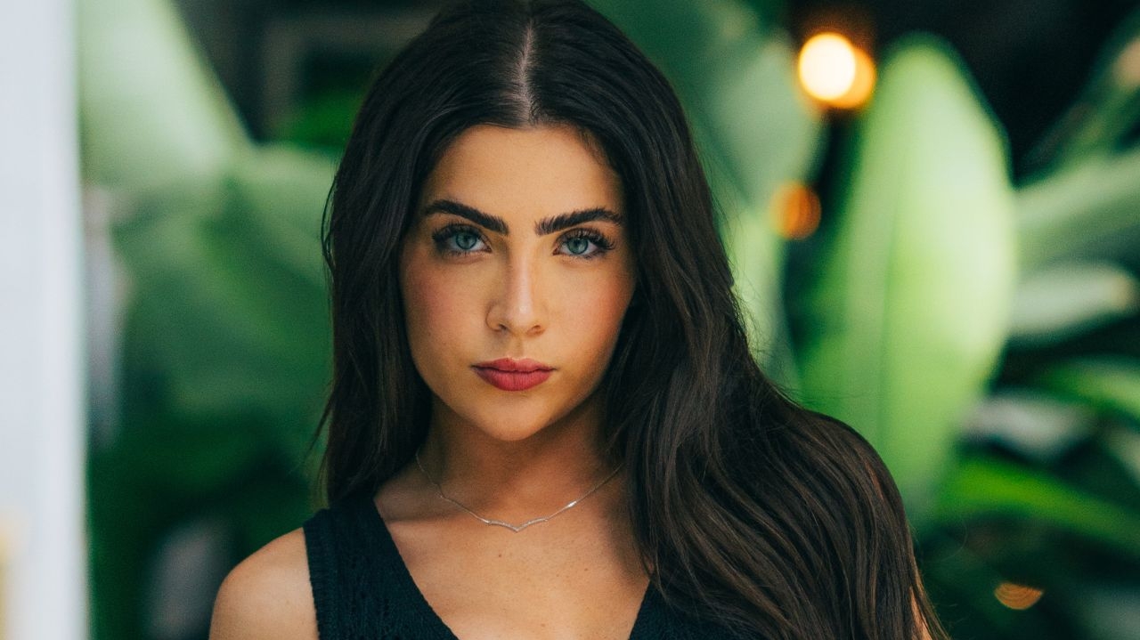 Jade Picon fecha o ano com mais um lançamento de sua marca de roupas, Jade²