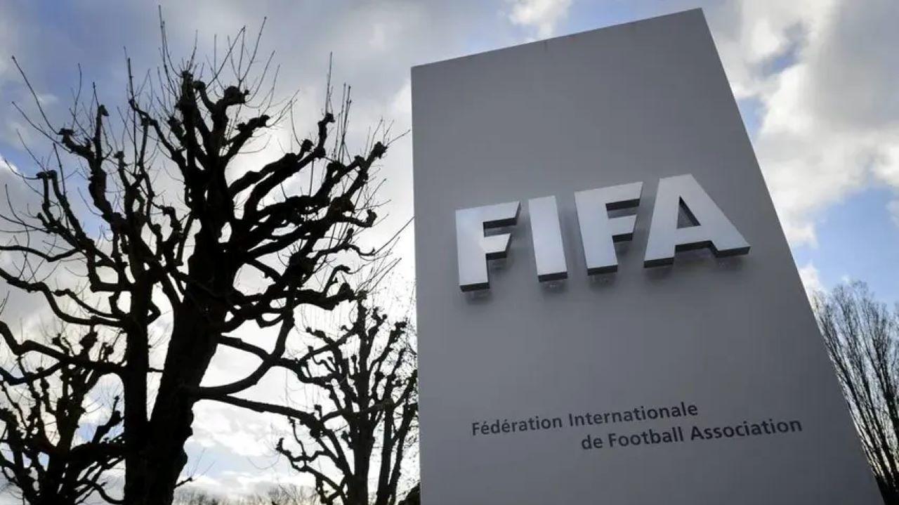 Fifa e Conmebol comunicam à CBF que virão ao Brasil em janeiro e pedem para eleição acontecer após a visita