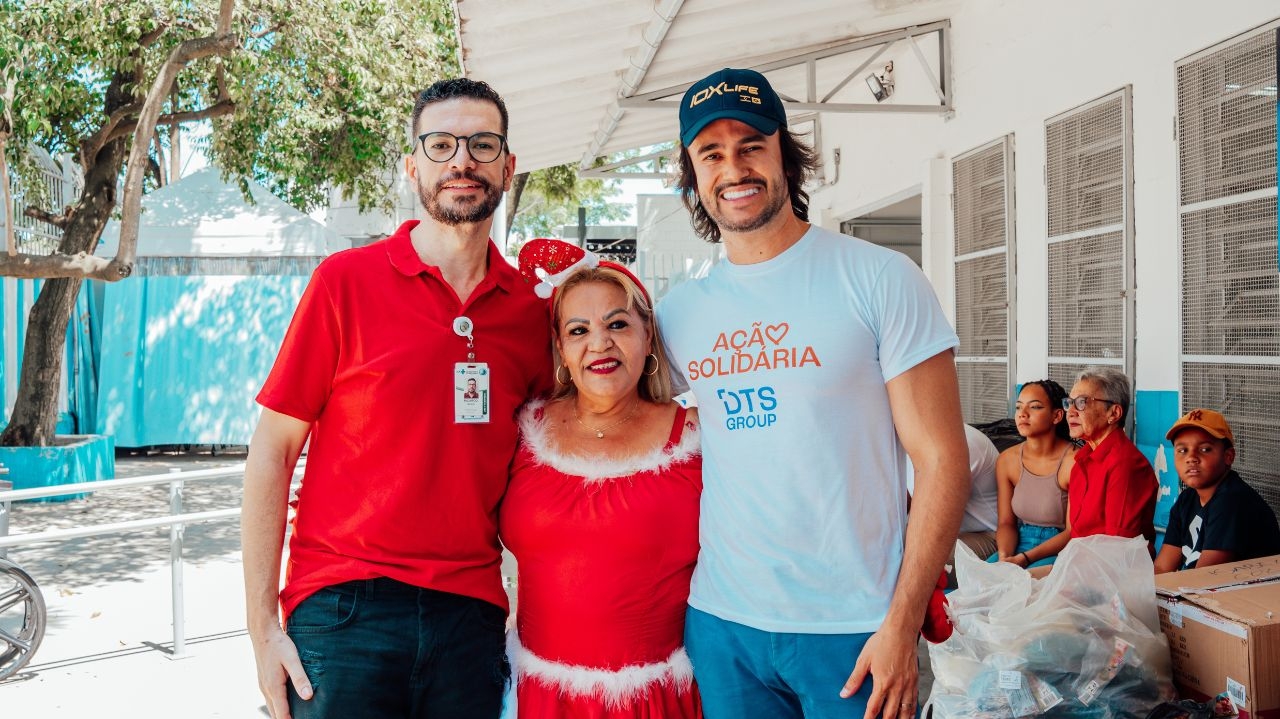 Natal Solidário na UBS Parque Novo Mundo I: Pyero Tavolazzi e Sua Equipe Espalham Amor e Generosidade