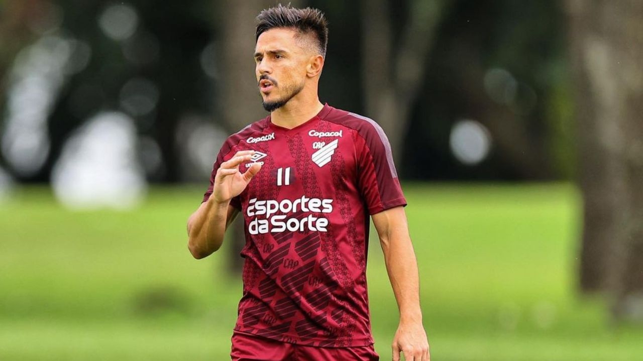 Willian Bigode deve defender o Santos em 2024