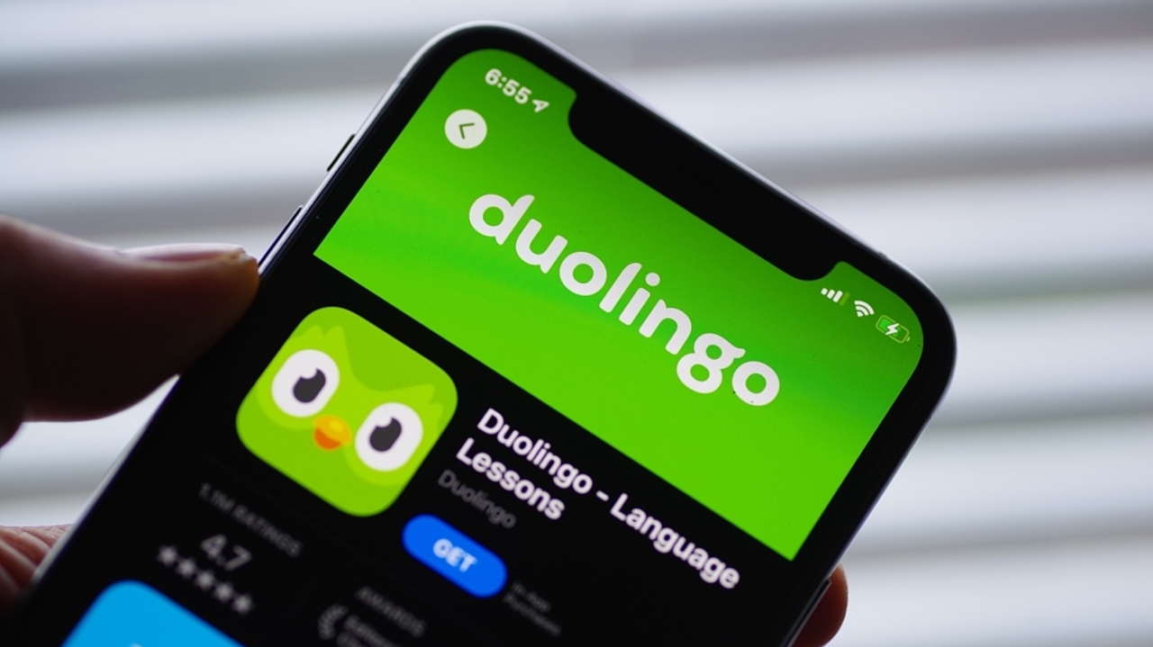 Ação do Duolingo teve um aumento de 230% em 2023