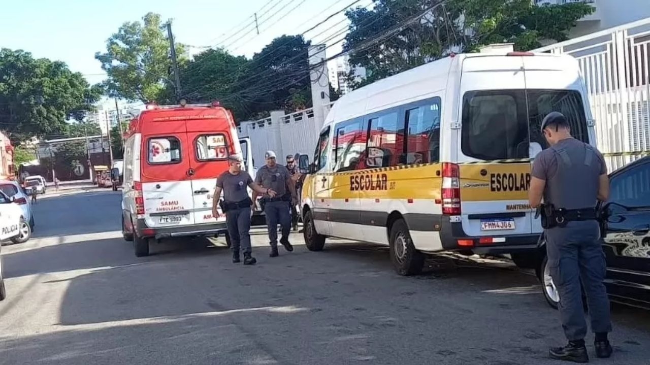 Menino de quatro anos é encontrado morto dentro de van escolar