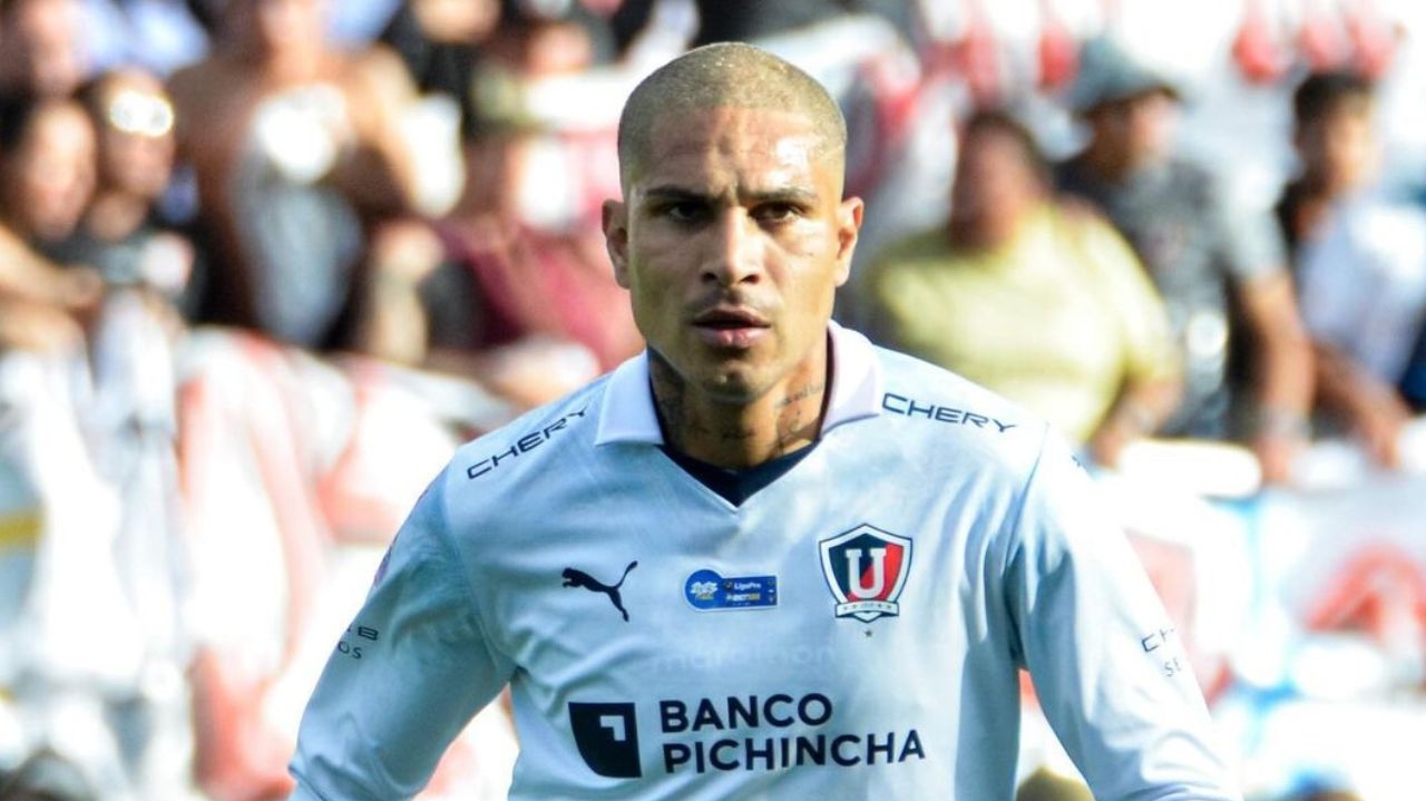 Especulado em times brasileiros, Paolo Guerrero deixa a LDU