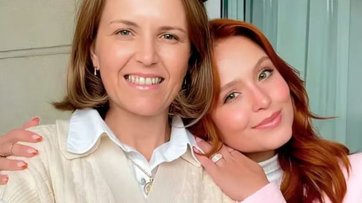 Mãe de Larissa Manoela é alvo de novo processo de racismo religioso e pode pagar indenização