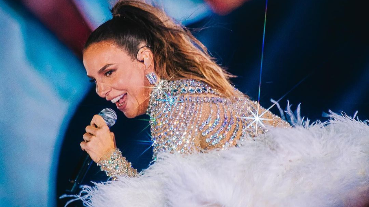 Ivete Sangalo arrasa no figurino em seu espetáculo de 30 anos de carreira