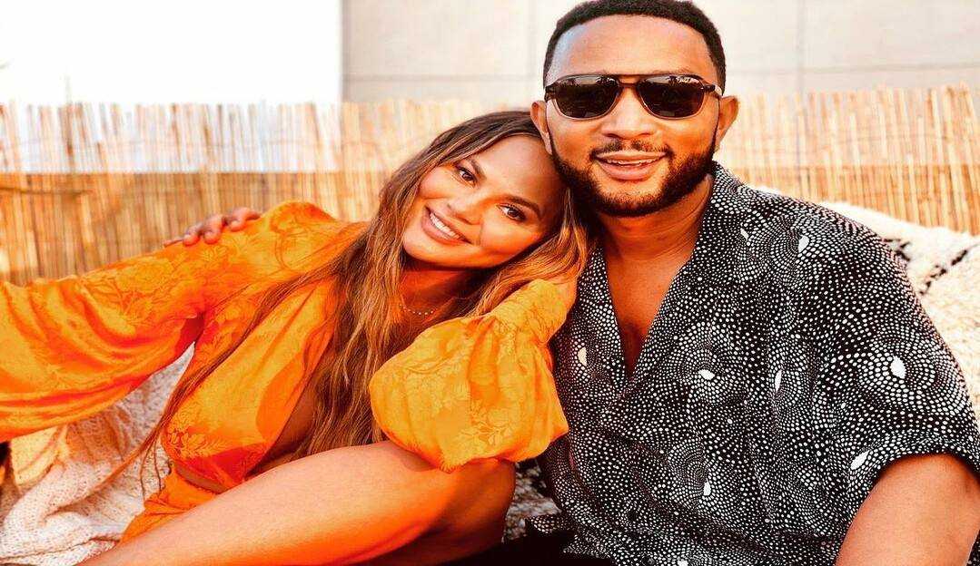 John Legend e Chrissy Teigen vendem mansão de luxo em Beverly Hills