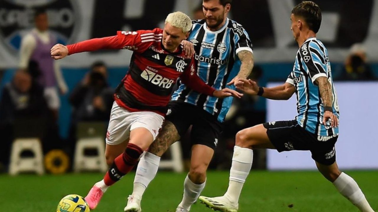 Flamengo recebe sondagens por Varella